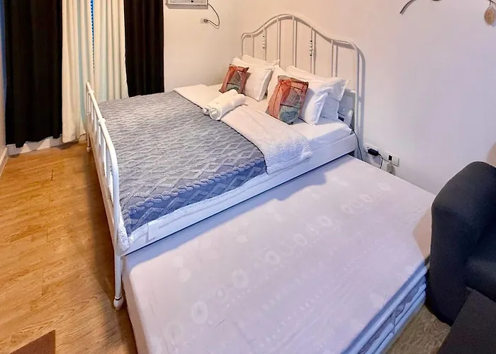 Apartment In 8 Adriatico For Short-stay Near Up St Lukes & Us Embassy
